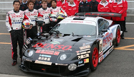 denso-toyota-team_325_3.jpg